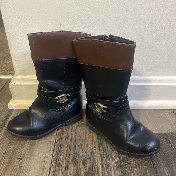 Kids Michael Kors Boots - Picture 7 of 8